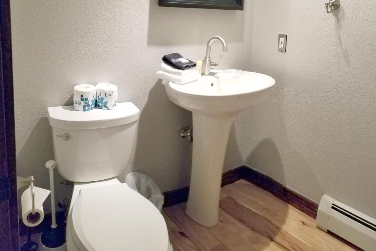 Pinecreek #E - 3 Bedroom - Pool And Hot Tub Access - Close To Town - Shuttle To Slopes Брекенрідж Екстер'єр фото