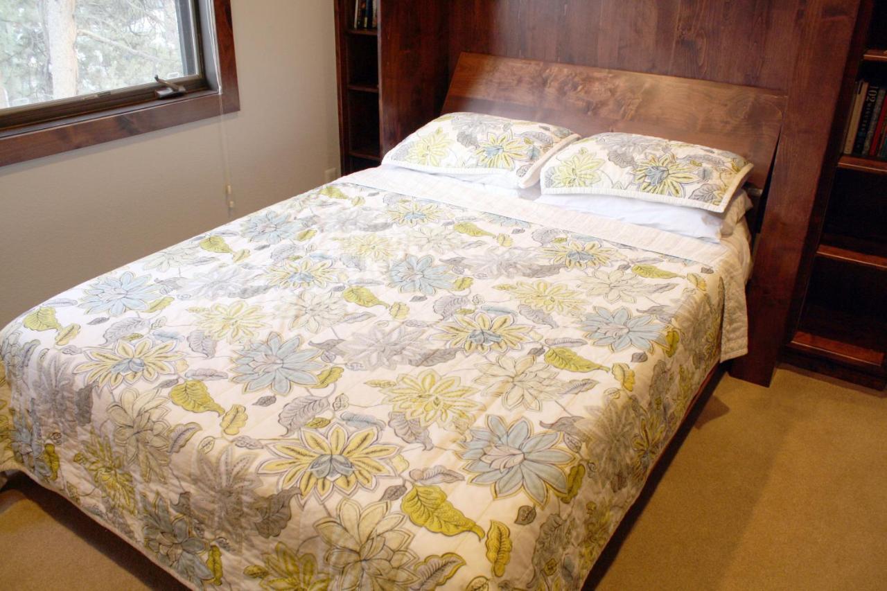 Pinecreek #E - 3 Bedroom - Pool And Hot Tub Access - Close To Town - Shuttle To Slopes Брекенрідж Екстер'єр фото